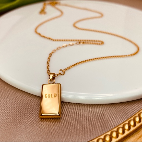 Minimalist Gold Engraved Ingot Pendant Dainty chain Necklace - Picture 2 of 5